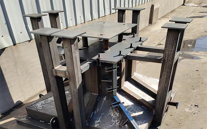 1679959562478880.jpg 基礎(chǔ)墩模具4.jpg